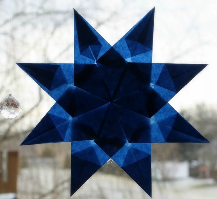 deco-fenetre-Noel-etoile-8-branches-papier-bleu-foncé déco fenêtre Noël
