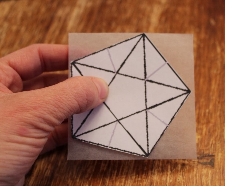 deco-fenetre-Noel-etoile-modèle-carton-pentagone-redessiner