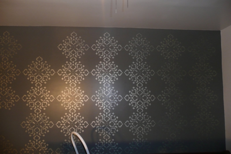 deco-murale-chambre-adulte-idee-diy-base-grise-motif-floral