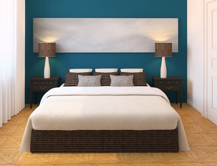déco murale chambre-adulte-idee-diy-peinture-bleue-fonce-lampe-poser-grand-lit