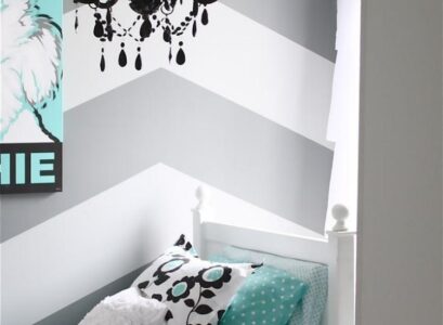 deco-murale-chambre-adulte-idee-diy-peinture-grise-blanche-linge-lit-coussins-lit