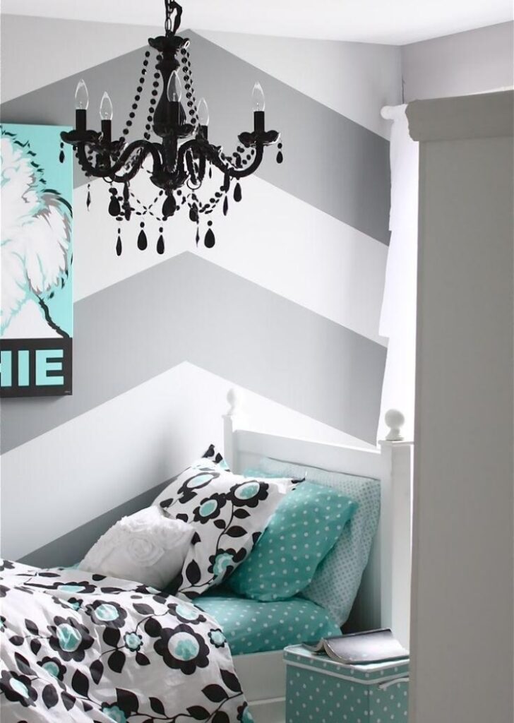 deco-murale-chambre-adulte-idee-diy-peinture-grise-blanche-linge-lit-coussins-lit