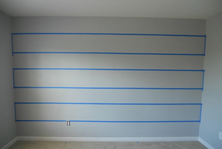 deco-murale-chambre-adulte-idee-diy-rayures-bleue-base-blanche