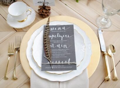 deco-table-automne-marque-place-plume-serviette