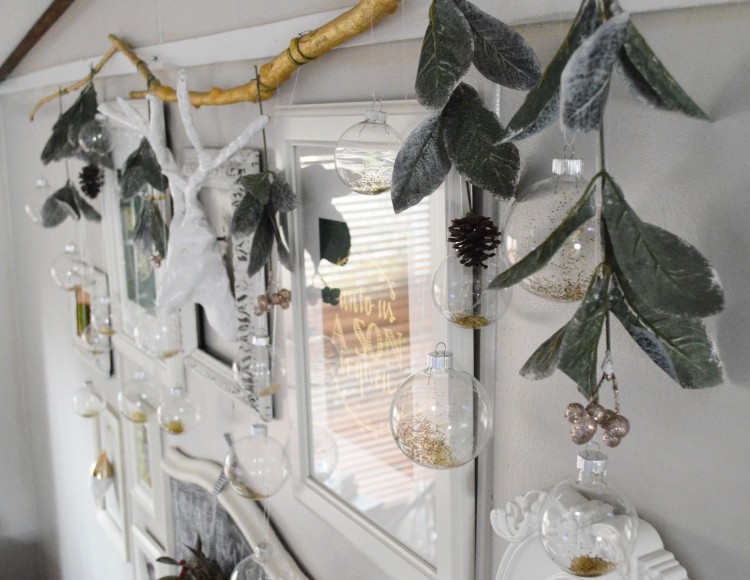 decoration-Noel-faire-soi-meme-boules-Noel-transparents-décorées-paillettes-poude