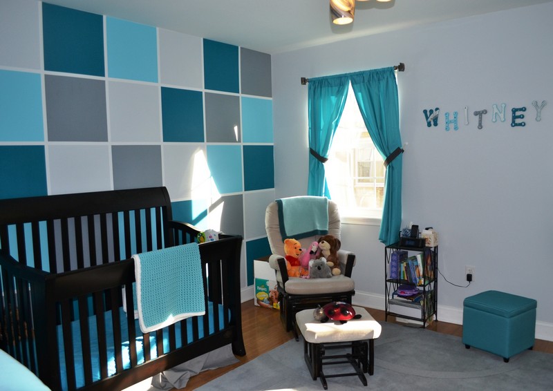 déco-chambre bébé mur carreax bleu turquoise-bleu pétrole gris