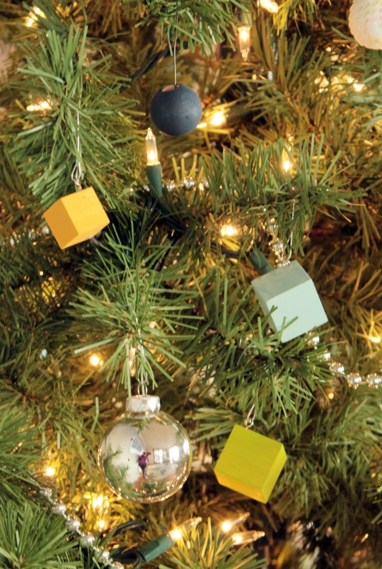 décoration Noël fabriquer 3D cubes papier décorer sapin