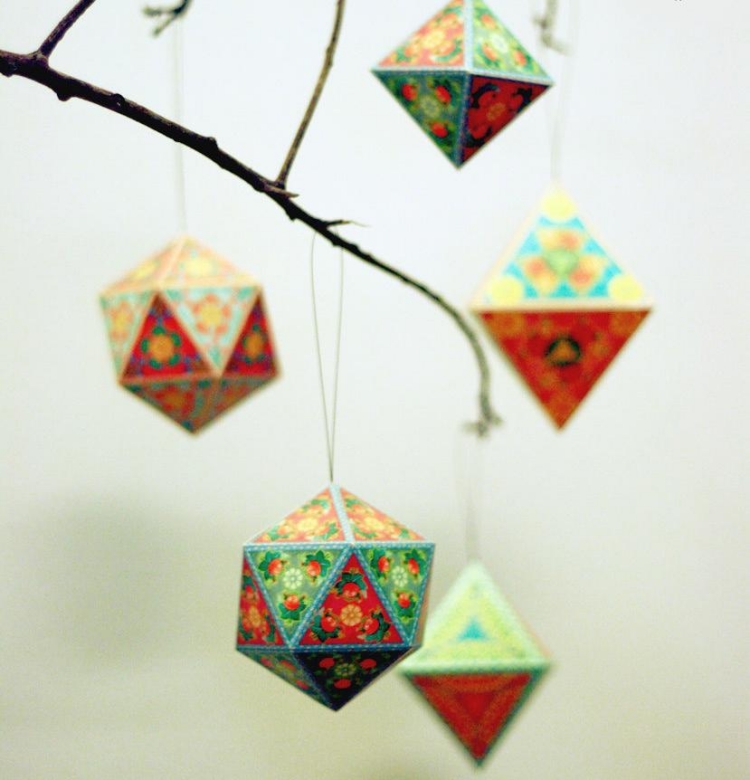 décoration Noël fabriquer figures géométriques 3D papier motifs