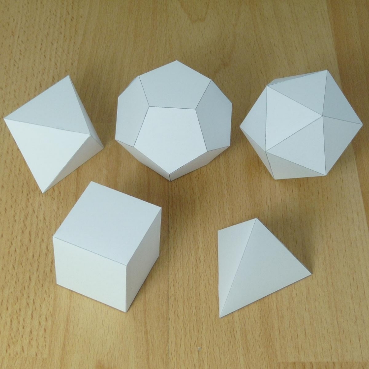 décoration Noël fabriquer figures géométriques papier 3D