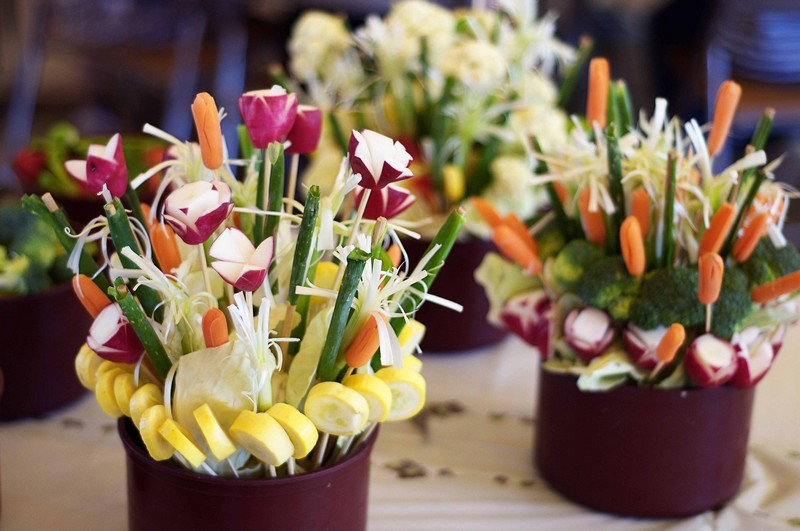 décoration-table-automne-arranements-tranches-citron-carottes-radis
