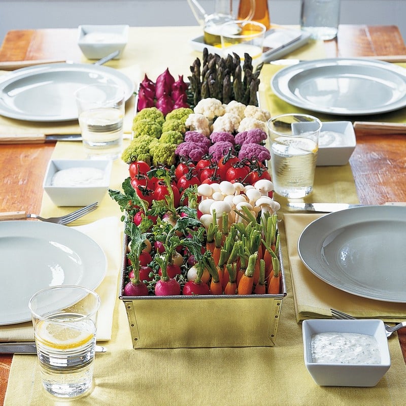 décoration-table-automne-arrangement-carottes-poivrons-champignons-chou-fleur décoration table d’automne