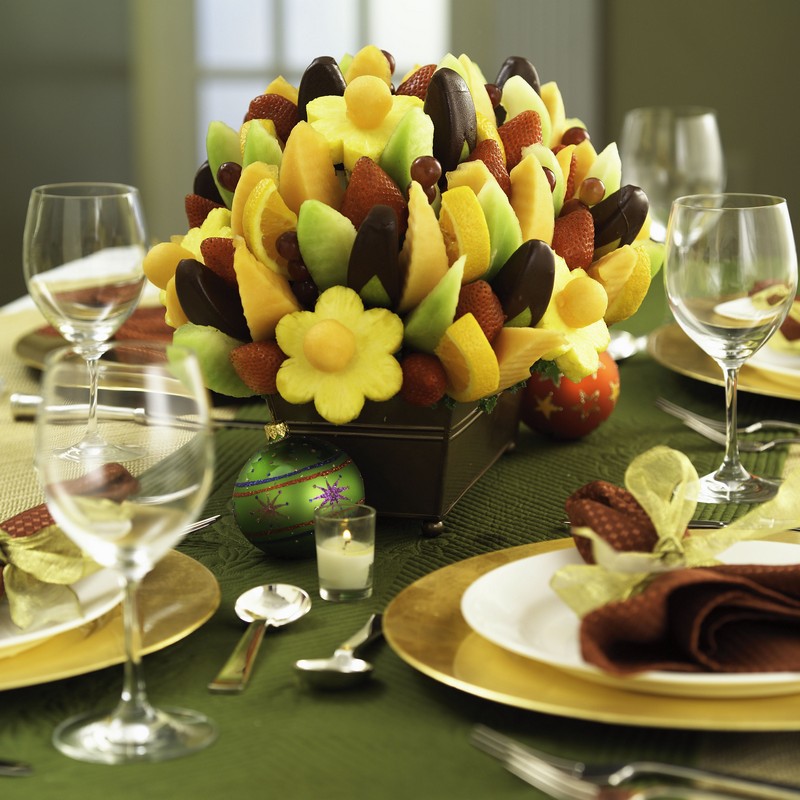décoration-table-automne-arrangement-tranches-fruits-fleurs