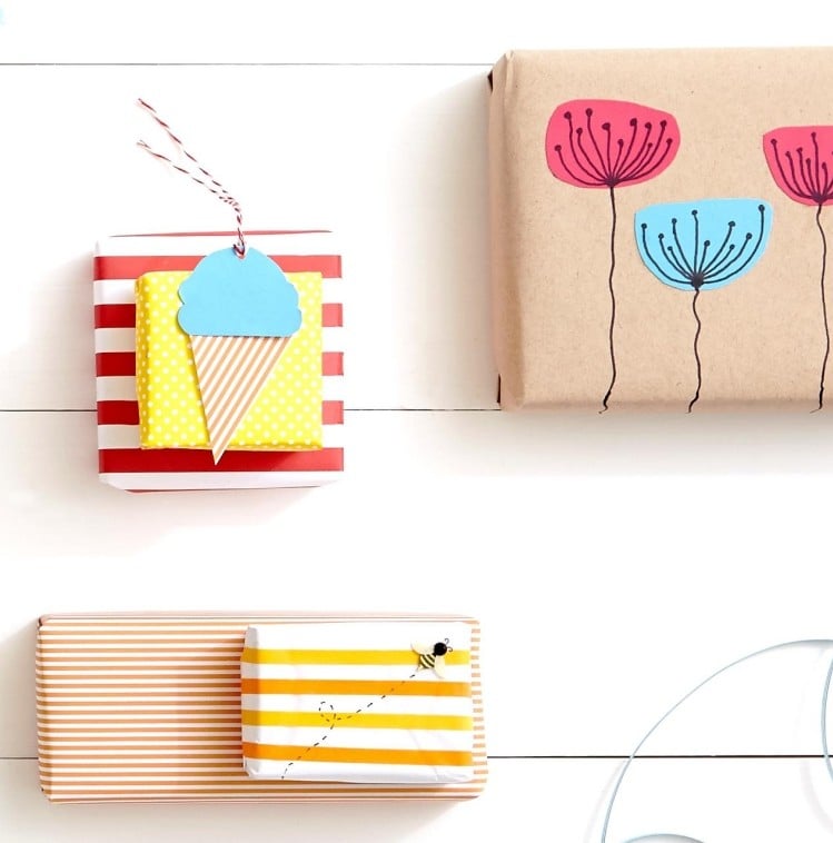 emballage-cadeau-original-boîtes-enveloppées-papier-brun-déco-dessins-fleurs-glace-carton emballage cadeau original