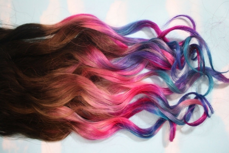 extensions-cheveux-clips-couleur-bleu-rose-chatains