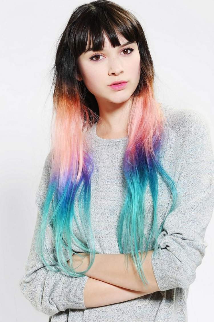 extensions-cheveux-clips-couleur-rose-bleu-frange