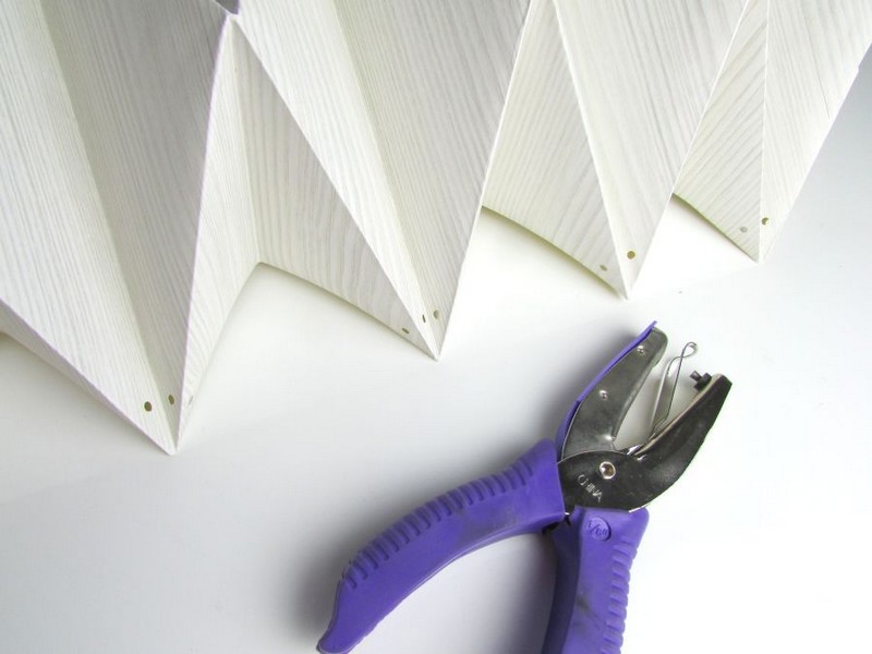 fabriquer-lampe-papier-peint-3d-modèle-perforer-trous