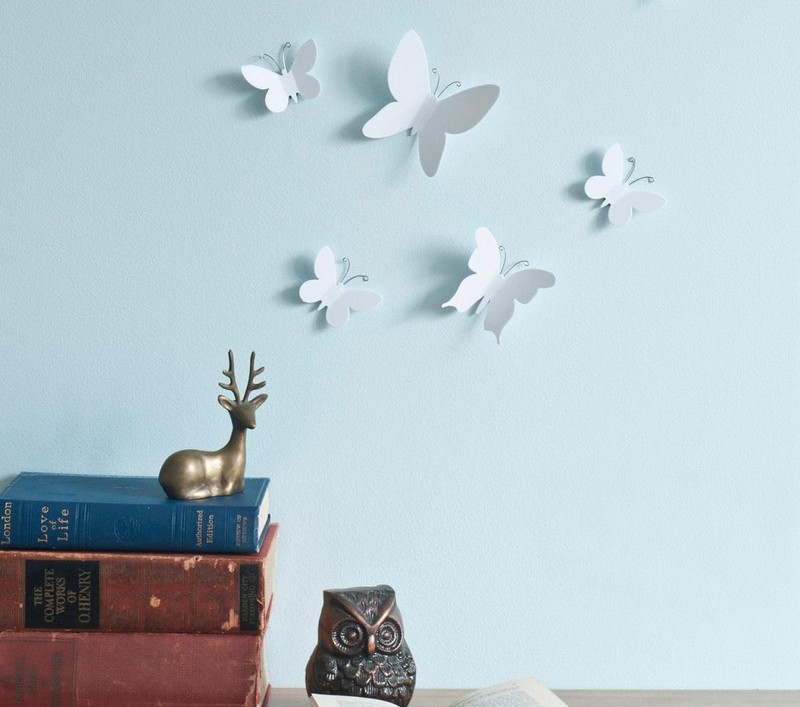 idees-deco-salon-papillons-papier-blanc-déco-murale déco créative