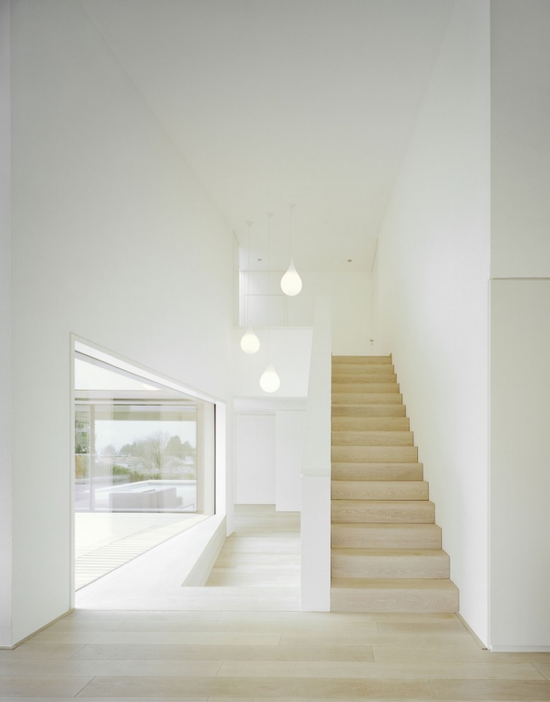 interieur-moderne-escalier-bois-parquet-flottant