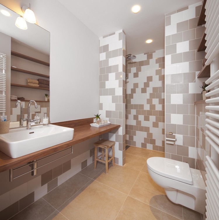 luminaire salle de bains plan-vasque-bois-carrelage-douche-italienne-spots-encastres