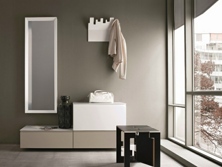 meuble-d-entree--patere-miroir-rectangulaire-tabouret-peinture-grise