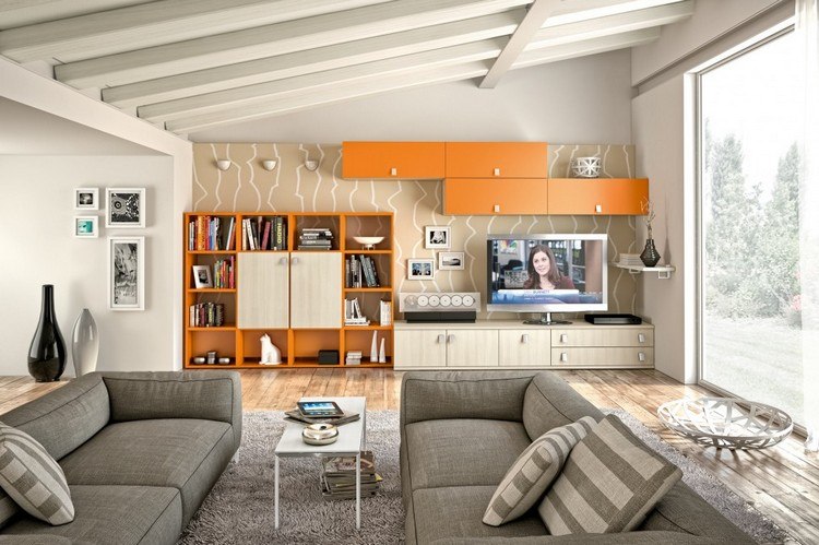 meuble-mural-salon-façade-bois-armoires-orange-canapés-gris meuble mural salon