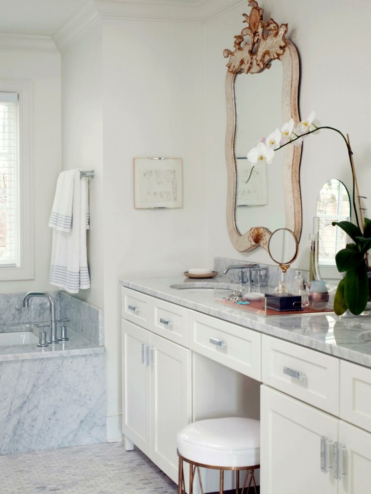 meuble vasque-salle-bain plan marbre blanc baignoire assortie