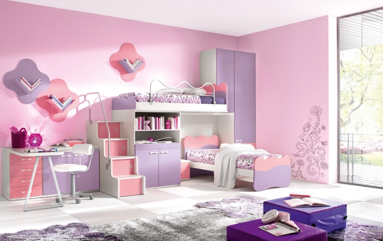 mobilier-chambre-fille-peinture-murale-rose-étagères-livres-décoratives-tapis-gris