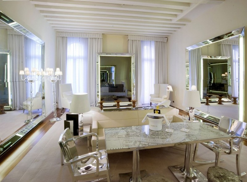mobilier-design grands miroirs biseautés Philippe Stark