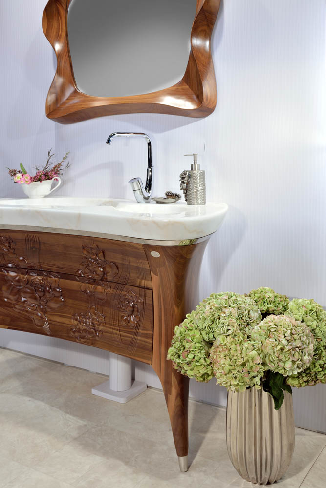 mobilier-salle-bains-design-meuble-sous-vasque-bois-noyer-cadre-miroir-bois