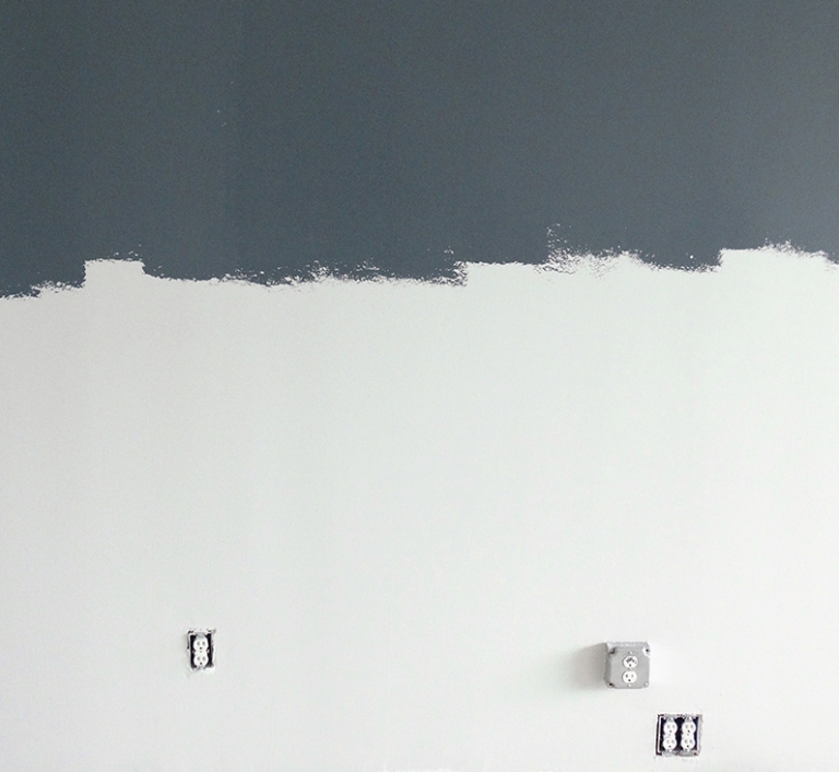 peinture-intérieur-2-couleurs-bohème-gris-anthracite-blanc