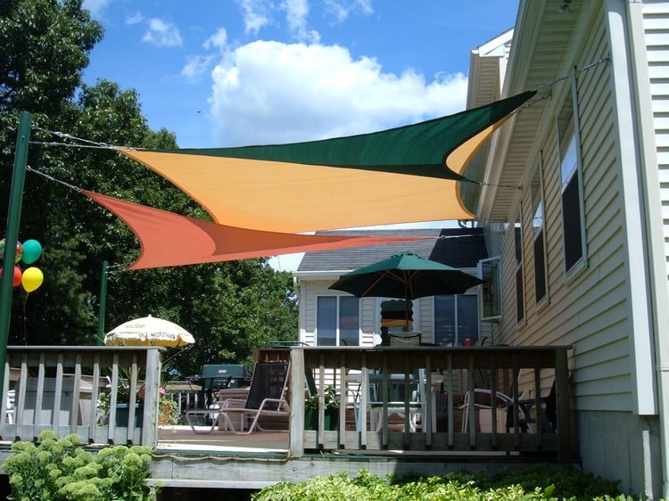 protection-solaire-voile-ombrage-orange-terrasse-exterieur-parasol