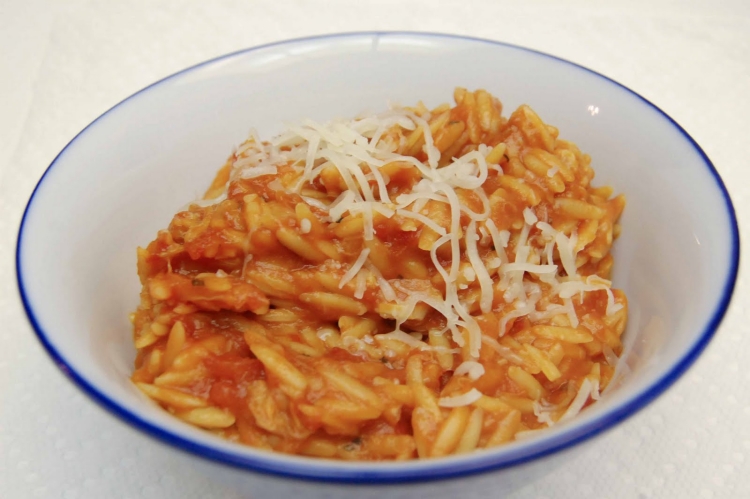 recette-végétarienne automnale pâtes orizo tomates parmesan