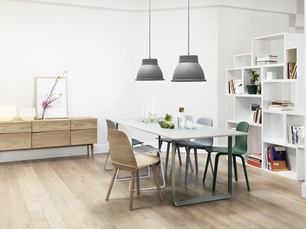 salle-manger-design-scandinave-commode-plancher-bois-clair