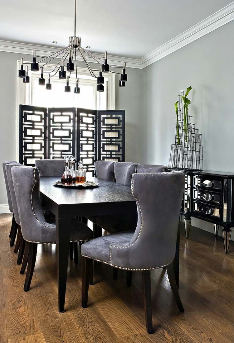 salle-manger-moderne-sombre-chaises-cuir-gris-table-manger-bois-massif-noir-lustre