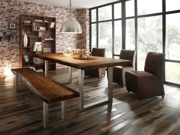 salle-manger-moderne-sombre-revetement-sol-bois-sombre-bancs-table-bois-massif-chaises-cuir salle à manger moderne