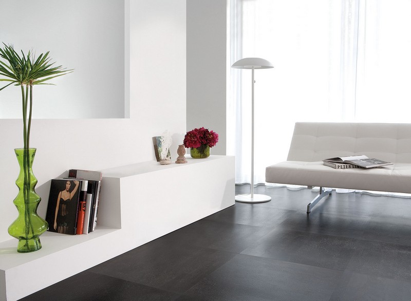 salon-blanc-revêtement-sol-liège-anthracite-Real-Cork-floors