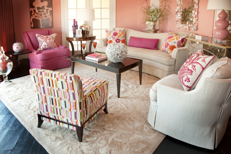 tapis-salon-beige-motifs-floraux-discrets-accents-rose-bonbon