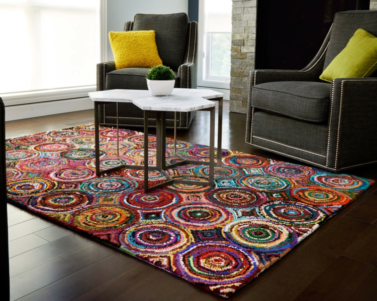 tapis-salon-moderne-ronds-multicolores-parquet-flottant-table-design