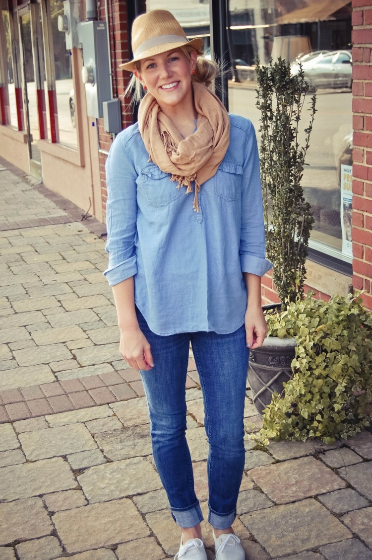 tenue-automne-foulard-jeans-snickers-jeans-chemise