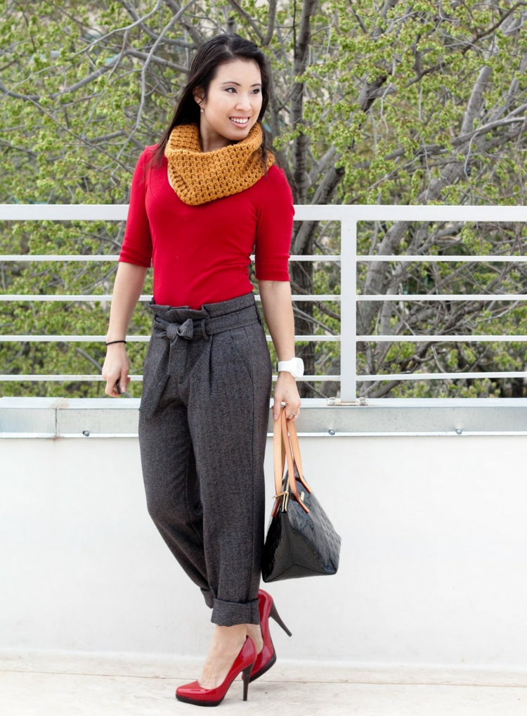 tenue-automne-foulard-pantalon-chaussures-talon-rouge-sac