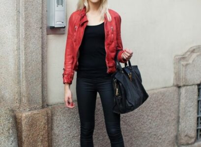 veste-en-cuir-femme-couleur-rouge-sac-noire-chaussures