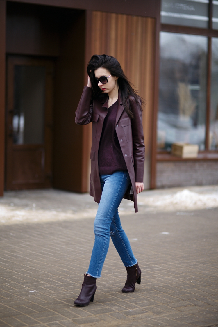 veste-en-cuir-femme-jeans-chaussures-talons