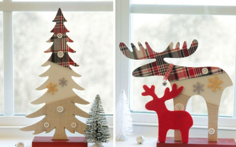 appui de fenêtre intérieur décoré Noel-figurines-sapins-cerfs-bois-tissu