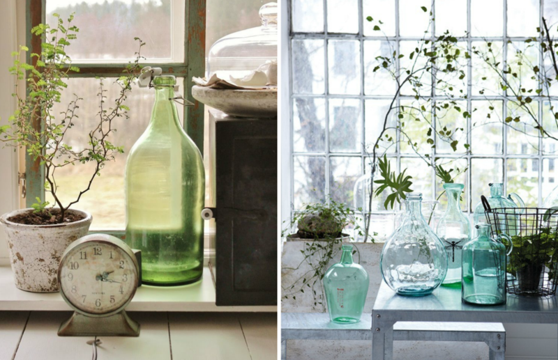 appui-fenetre-intérieur-décoré-objets-vintage-bouteilles-verre-plantes
