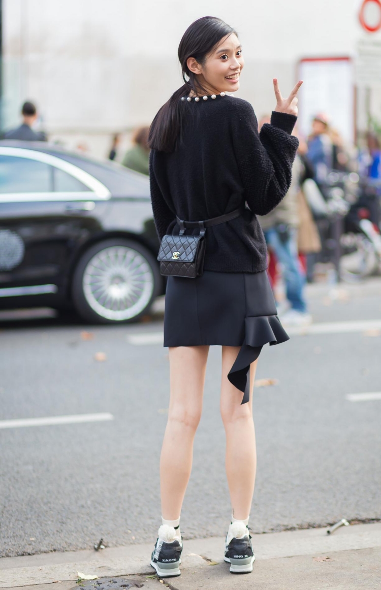 cardigan-long-femme-noir-jupe-courte-assortie