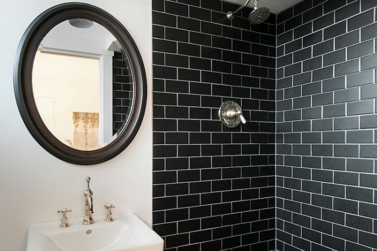 Carrelage salle de bain noir et blanc - duo intemporel très classe