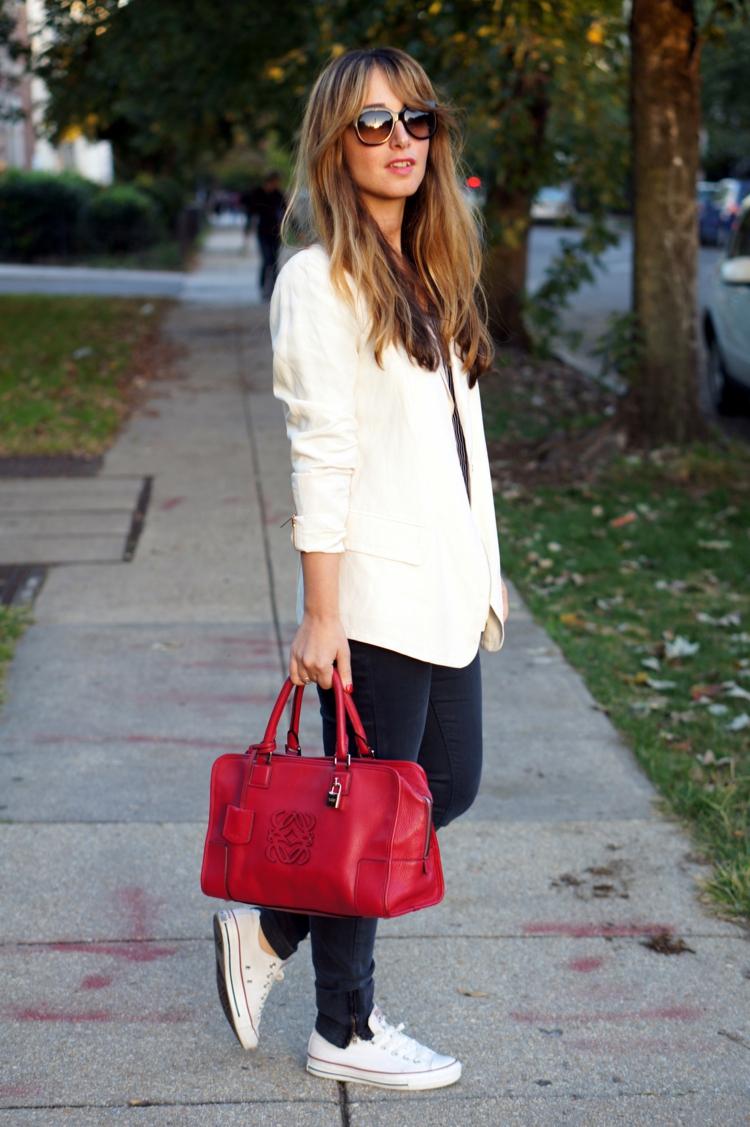 chaussures-tennis-femme-Converse-jeans-noirs-sac-cuir-rouge