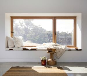 coin-lecture-moderne-blanc-coussins-assortis
