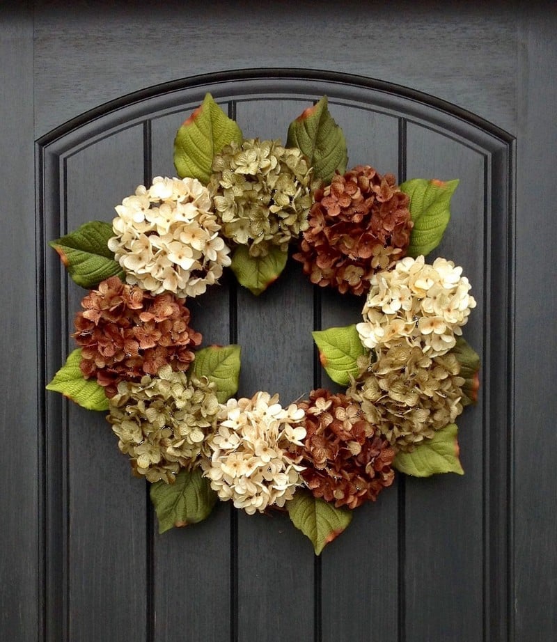 couronne-porte-automne-fleurs-hortensia-decoratives couronne de porte