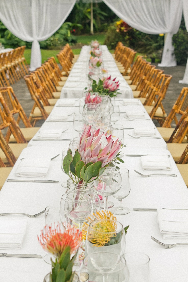 decoration-florale-table-mariage-fleurs-champs-protea